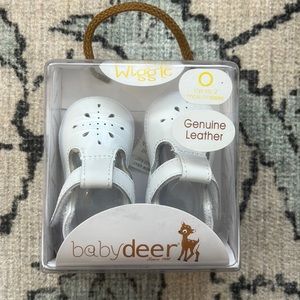 White Newborn shoes - 0-2month - never been worn